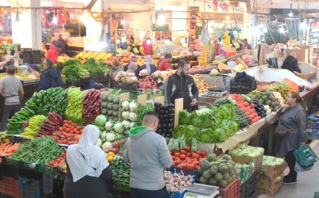 فتح الأسواق المغطاة وإخلاء الأرصفة من الأنشطة التجارية بأم البواقي