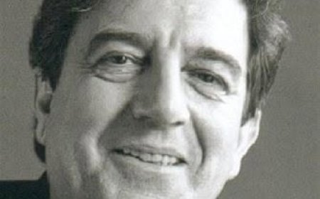 وفاة الفنان سيد أحمد أقومي