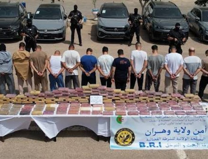 حجز قنطارين و28 كغ كوكايين و إيداع 20 متهما الحبس