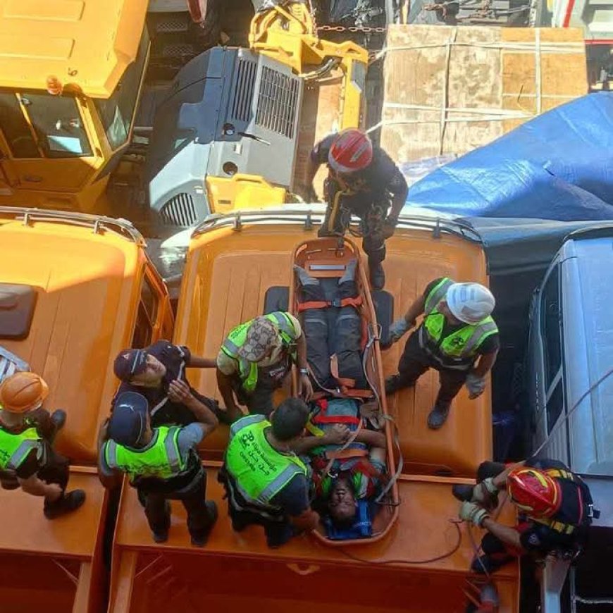 سقوط عامل داخل عنبر باخرة تجارية بميناء "جن جن"