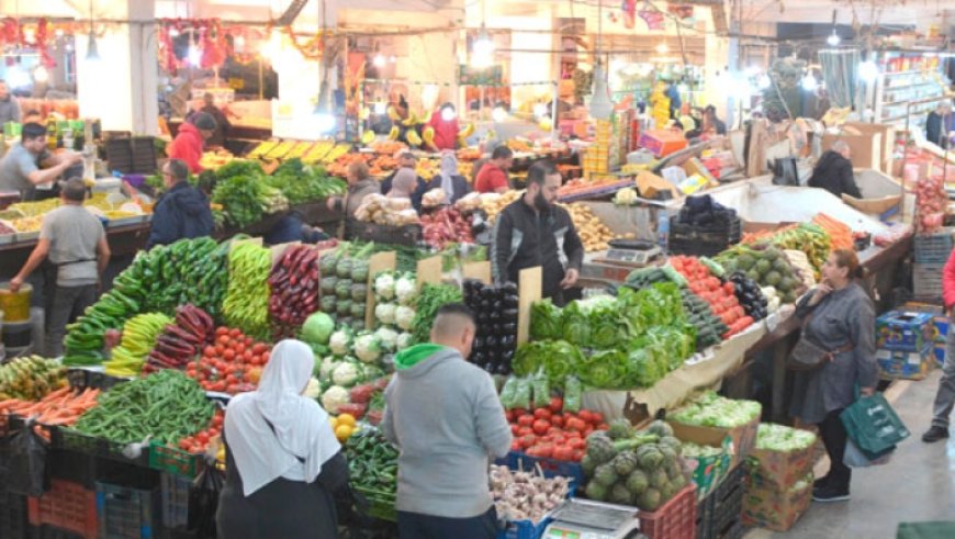 فتح الأسواق المغطاة وإخلاء الأرصفة من الأنشطة التجارية بأم البواقي