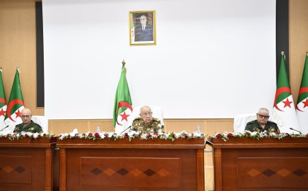تنصيب اللواء علي سيدان قائدا جديدا للدرك الوطني