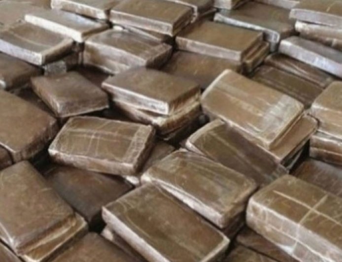 سقوط شبكة إجرامية منظمة وحجز أكثر من 14 كيلوغرامًا من القنب الهندي بعنابة