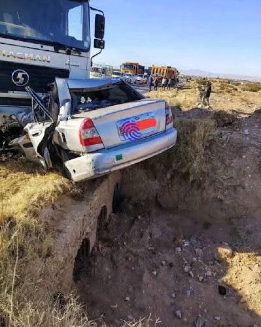 باتنة:  وفاة شخص وإصابة آخر في حادث اصطدام بين سيارة وشاحنة